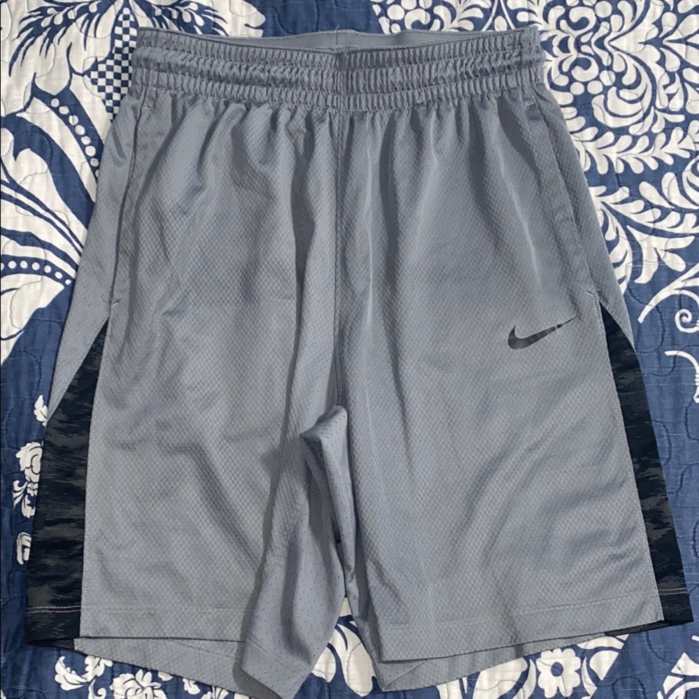 Nike Dri-Fit Gray and Black Athletic Men’s Shorts Medium